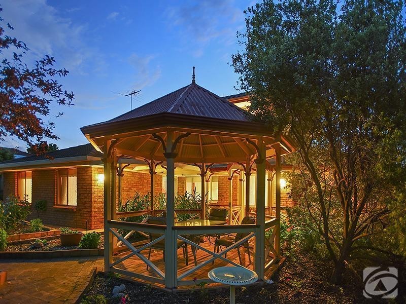 33 Waverley Drive, Willunga SA 5172