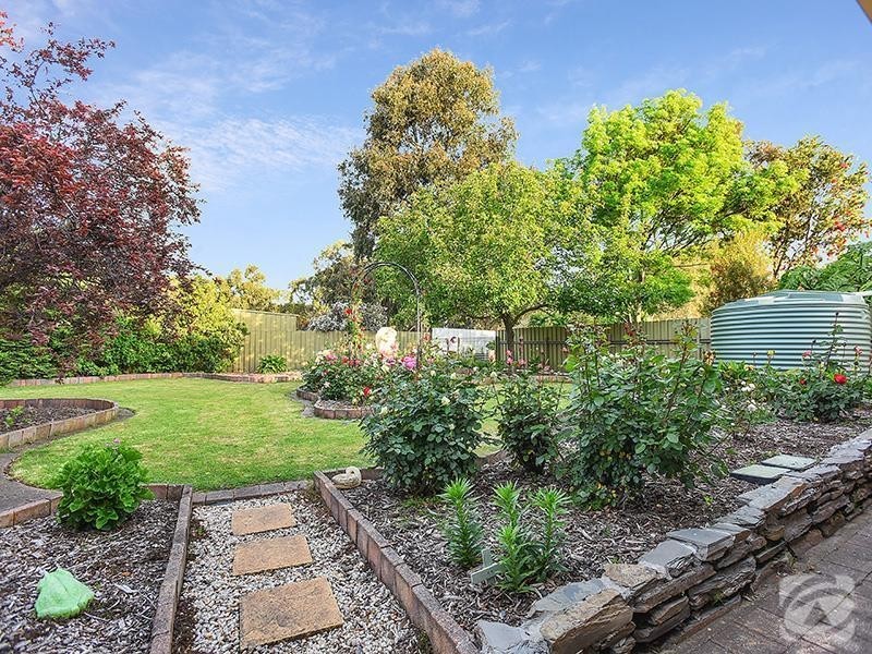 33 Waverley Drive, Willunga SA 5172