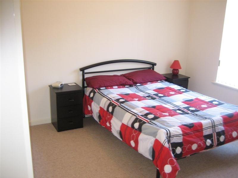 4 The Parkway, Victor Harbor SA 5211