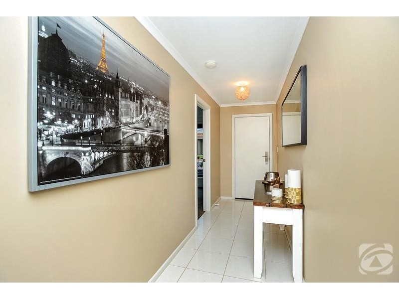 33 Sunderland Crescent, Seaford SA 5169