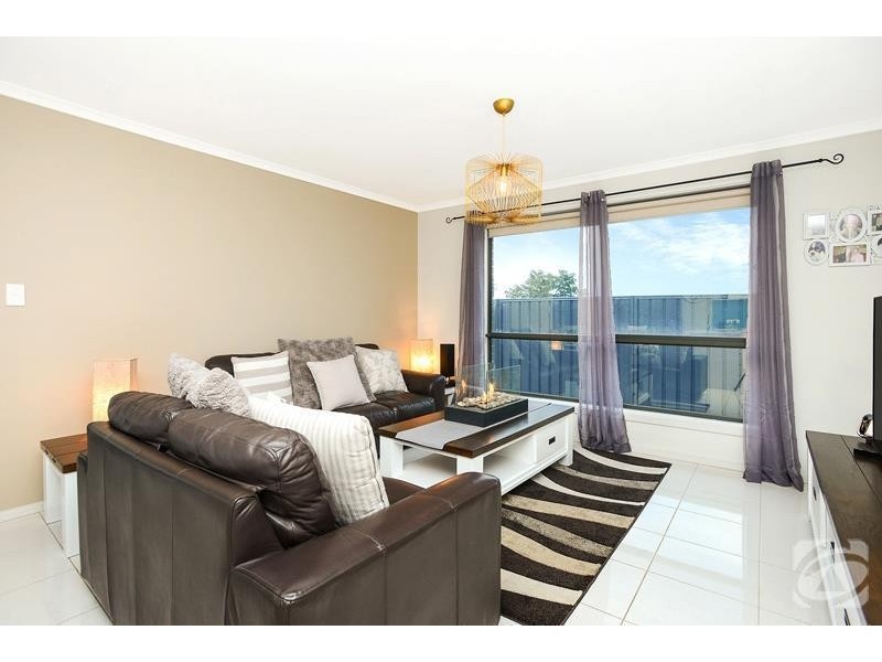 33 Sunderland Crescent, Seaford SA 5169