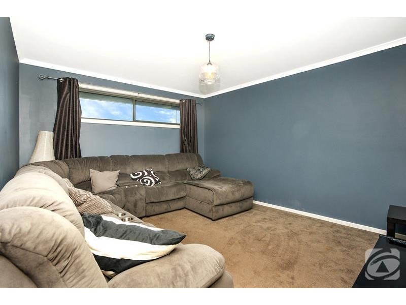 33 Sunderland Crescent, Seaford SA 5169