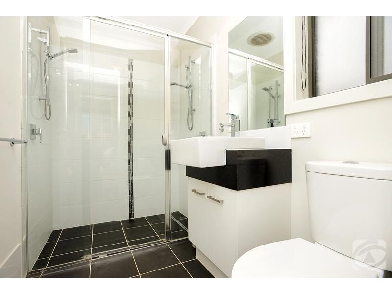 33 Sunderland Crescent, Seaford SA 5169