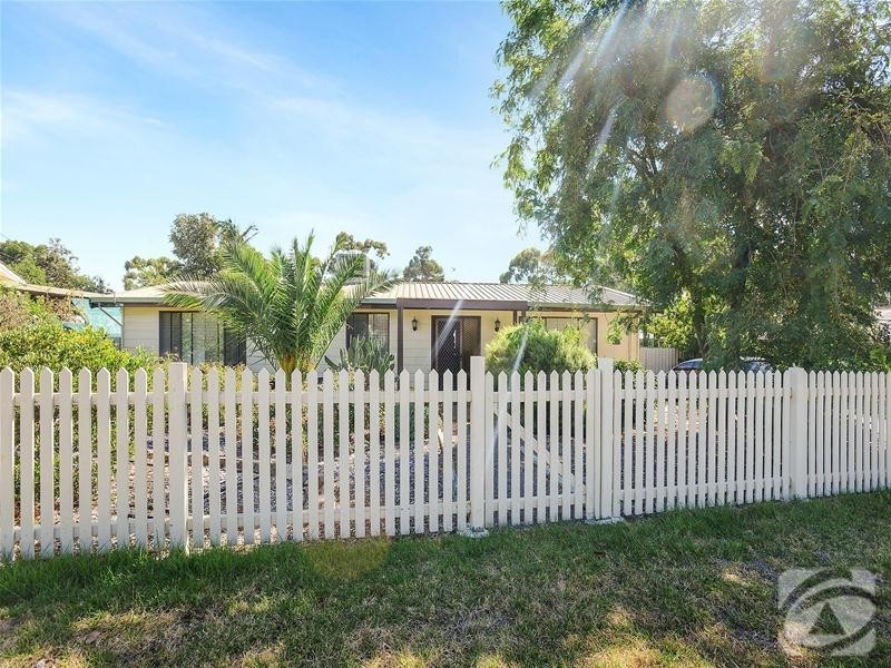 4 Nicol Street, Mclaren Vale SA 5171