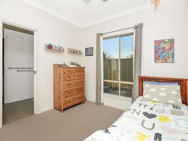 27 Buoy Crescent, Seaford Meadows SA 5169