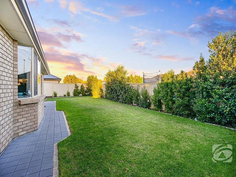 27 Buoy Crescent, Seaford Meadows SA 5169
