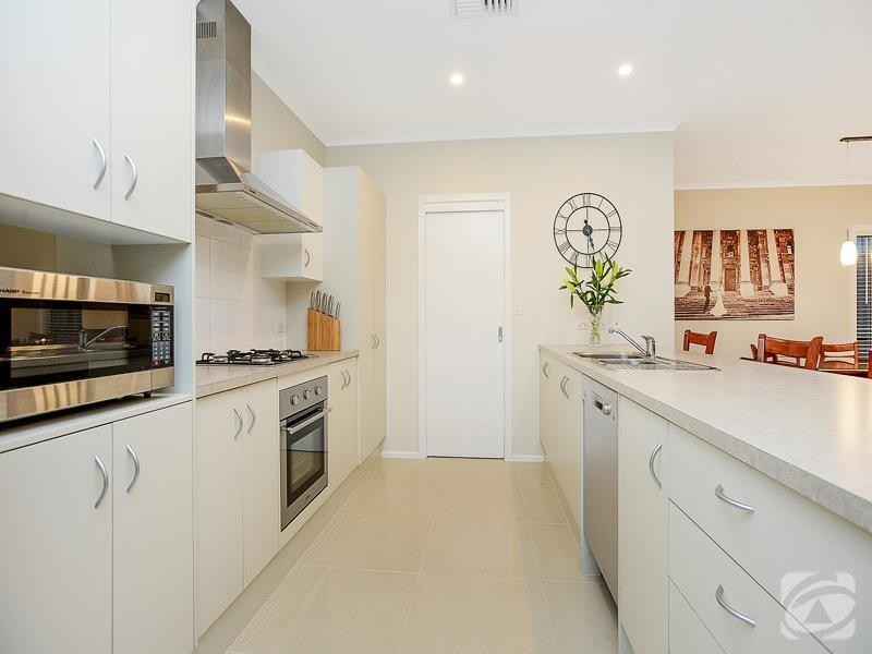 52 Serafino Drive, Noarlunga Downs SA 5168