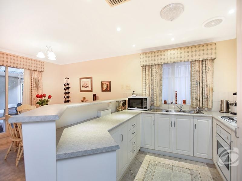 15 Grand Boulevard, Seaford Rise SA 5169