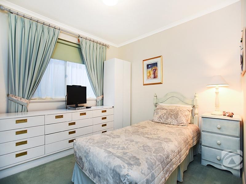 15 Grand Boulevard, Seaford Rise SA 5169