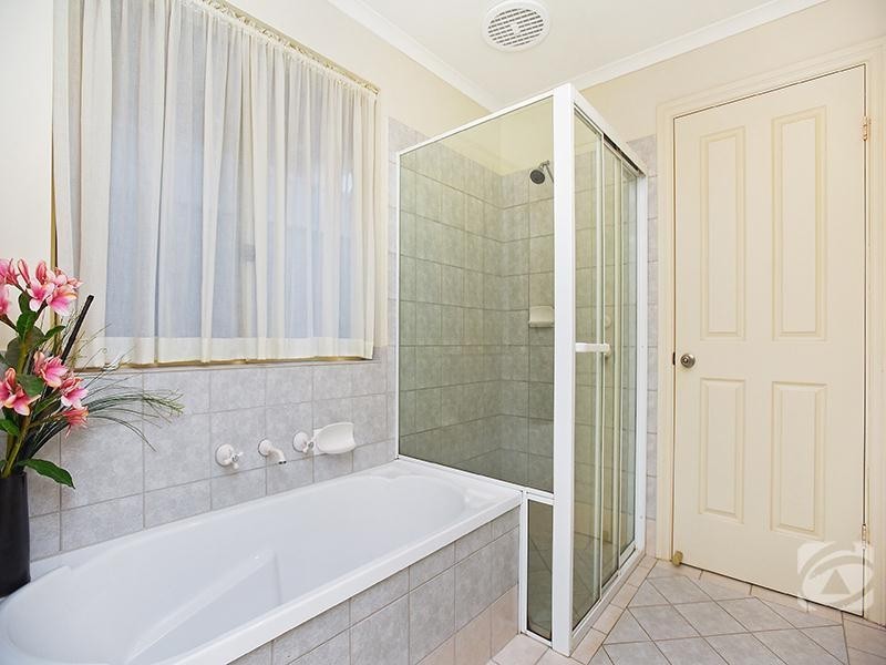 15 Grand Boulevard, Seaford Rise SA 5169