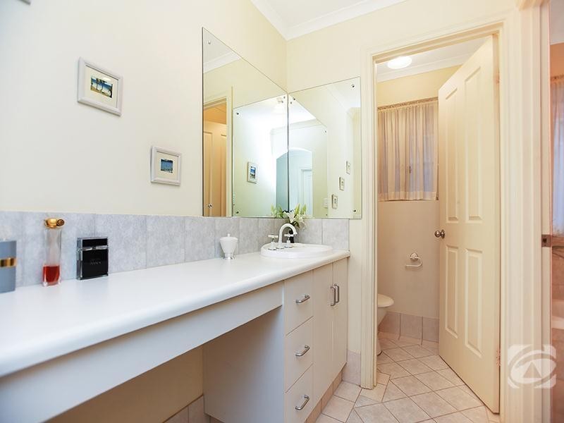 15 Grand Boulevard, Seaford Rise SA 5169