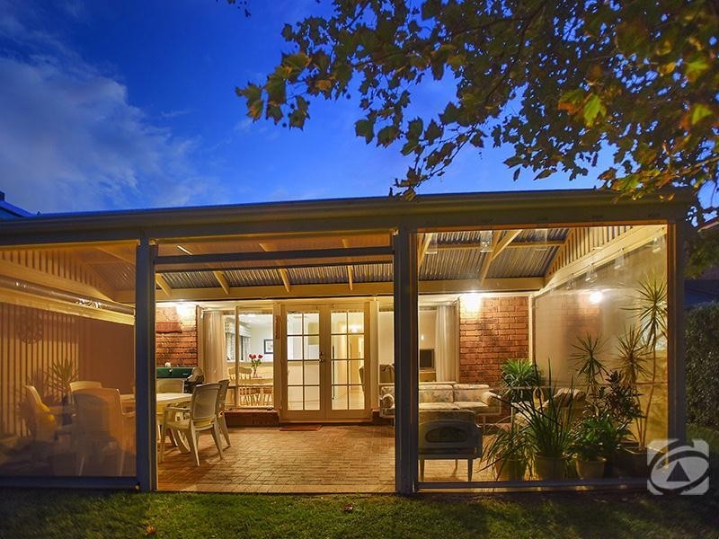 15 Grand Boulevard, Seaford Rise SA 5169