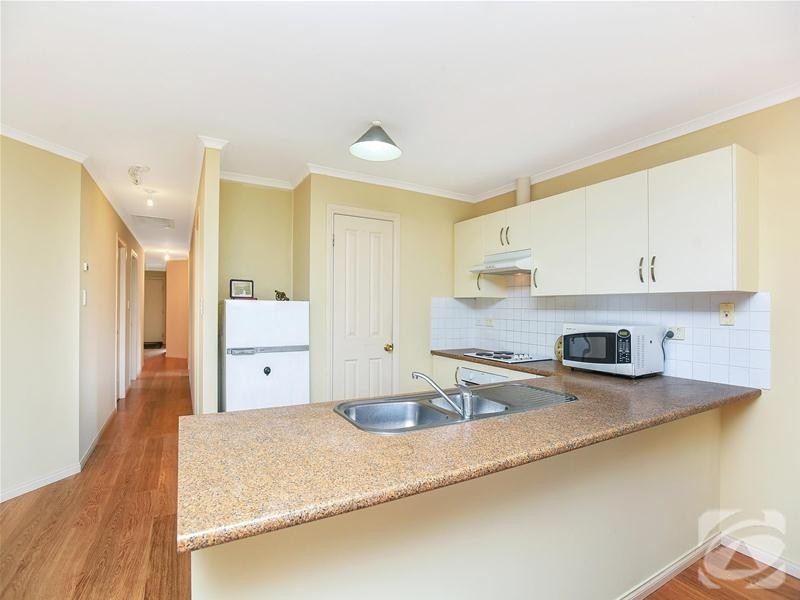 37 Whinnerah Avenue, Aldinga Beach SA 5173