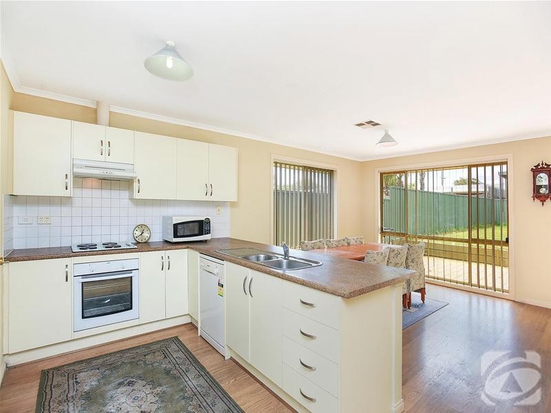 37 Whinnerah Avenue, Aldinga Beach SA 5173