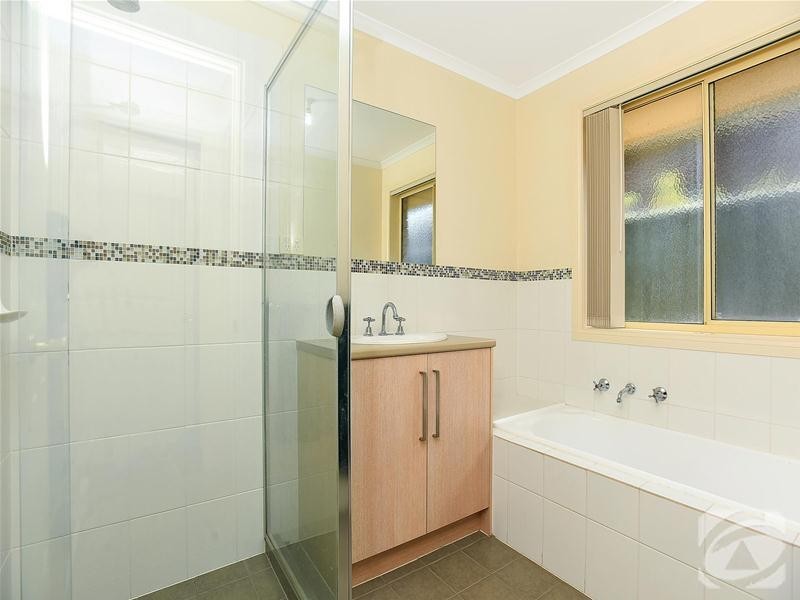 37 Whinnerah Avenue, Aldinga Beach SA 5173