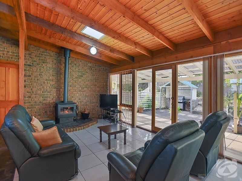 10 Ian Street, Mount Compass SA 5210