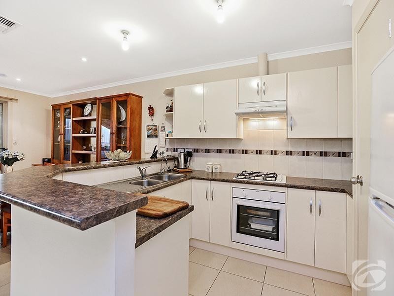 12 Antonio Street, Huntfield Heights SA 5163