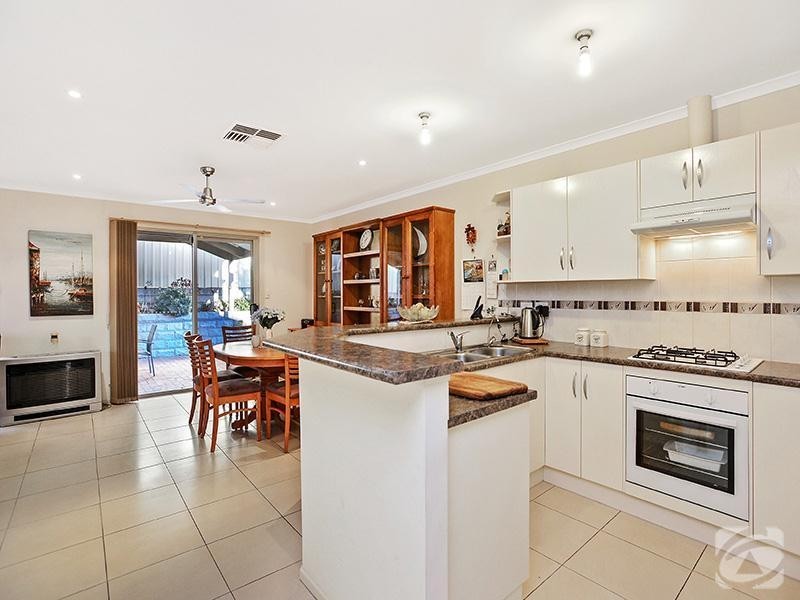 12 Antonio Street, Huntfield Heights SA 5163