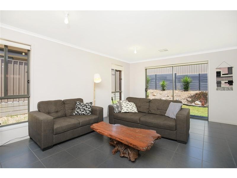 11 Manly Court, Seaford Rise SA 5169