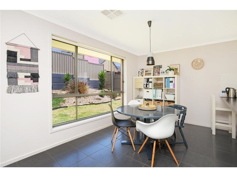 11 Manly Court, Seaford Rise SA 5169