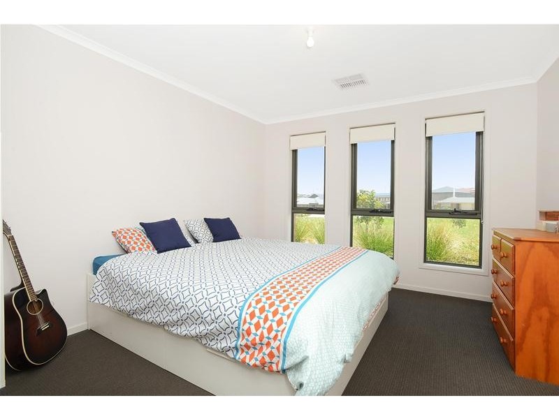 11 Manly Court, Seaford Rise SA 5169