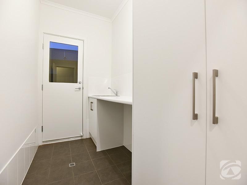 8a Aubrey Drive, Willunga SA 5172