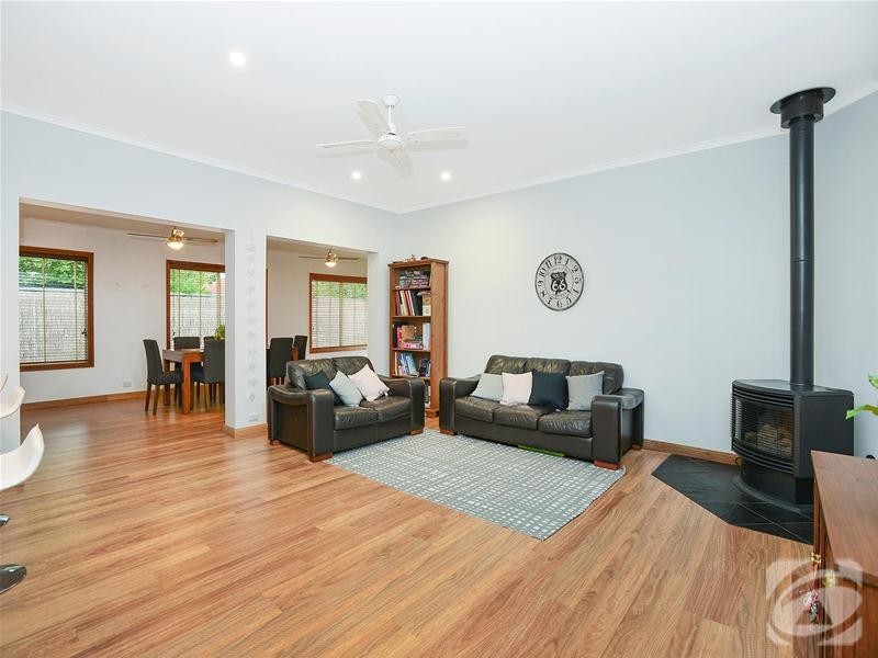 1 Sea Eagle Crescent, Seaford Rise SA 5169