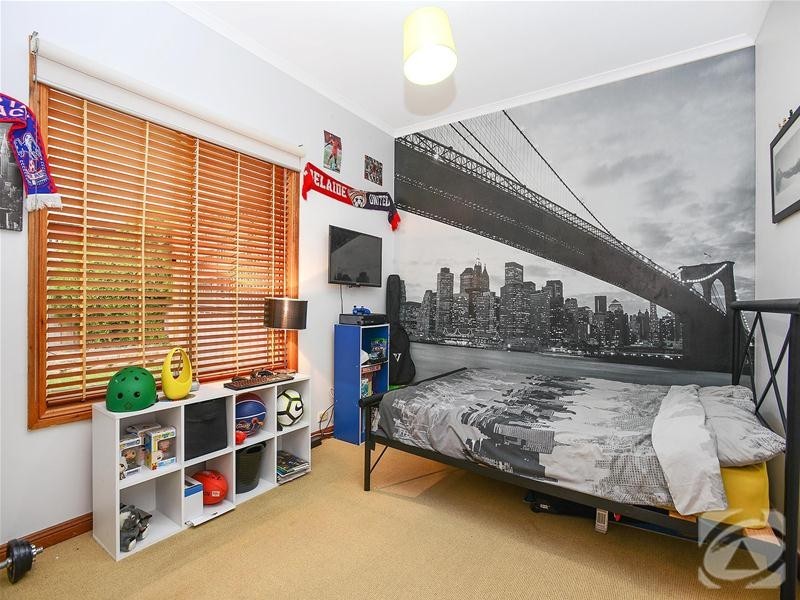 1 Sea Eagle Crescent, Seaford Rise SA 5169