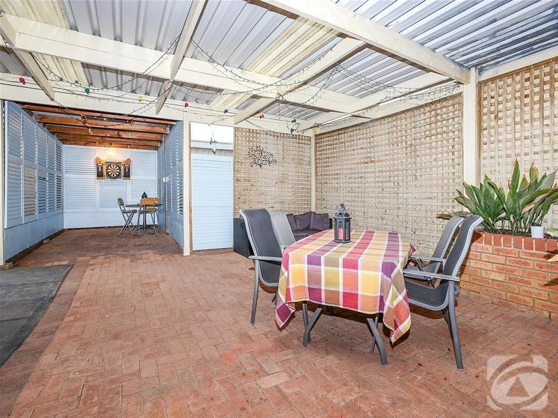 1 Sea Eagle Crescent, Seaford Rise SA 5169