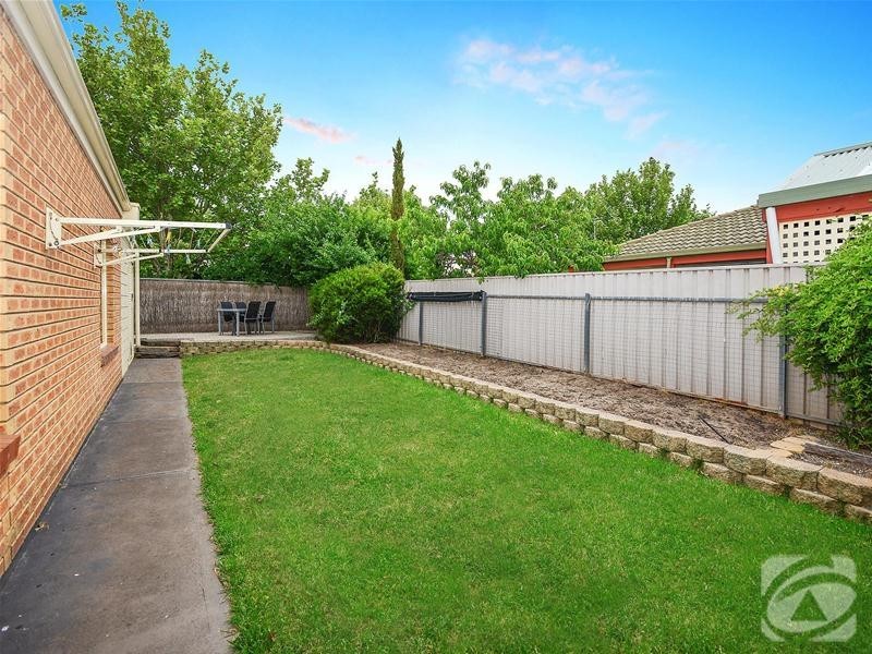 1 Sea Eagle Crescent, Seaford Rise SA 5169