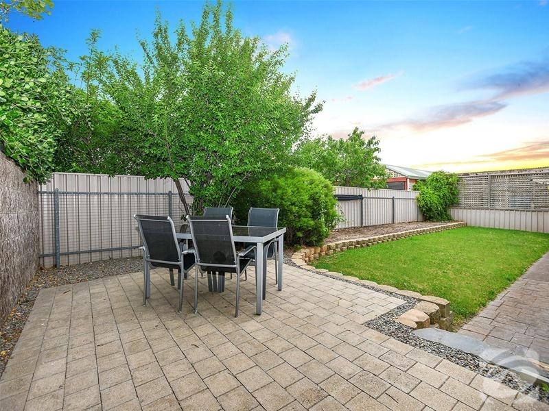 1 Sea Eagle Crescent, Seaford Rise SA 5169