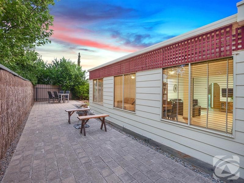 1 Sea Eagle Crescent, Seaford Rise SA 5169