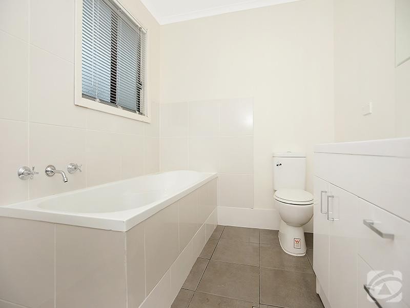 18 Arthur Road, Mount Compass SA 5210