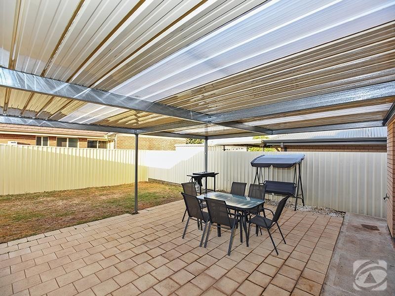 2 Karen Court, Morphett Vale SA 5162