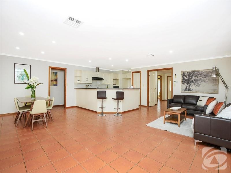 4 Jeep Place, Port Willunga SA 5173