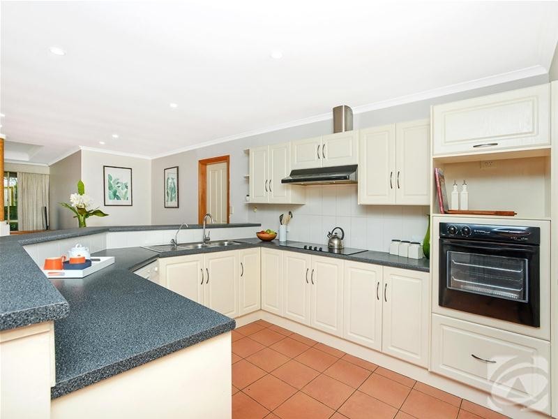 4 Jeep Place, Port Willunga SA 5173