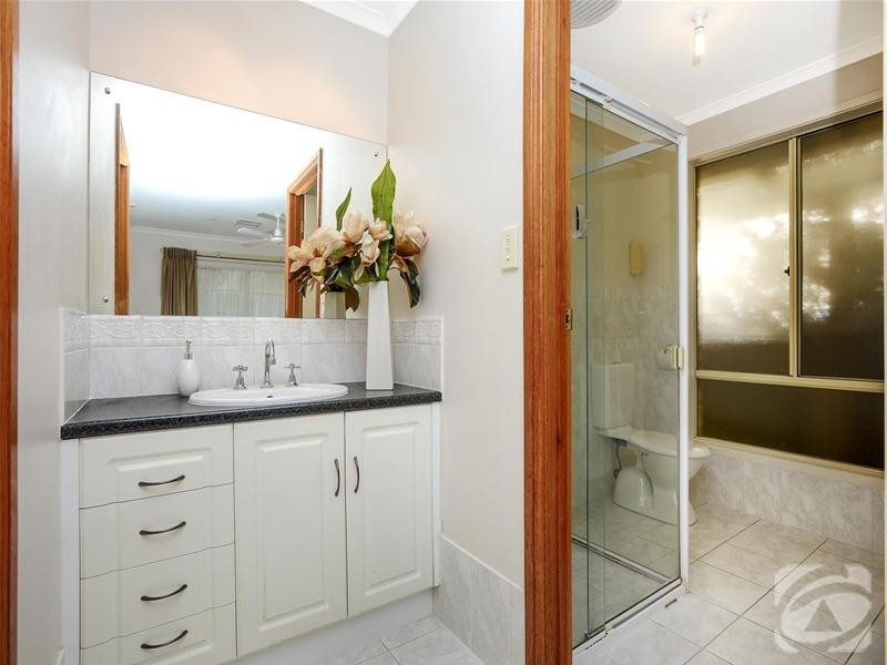 4 Jeep Place, Port Willunga SA 5173