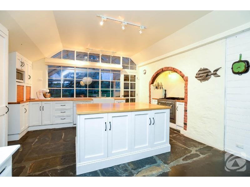 264 Hahn Road, Sellicks Hill SA 5174