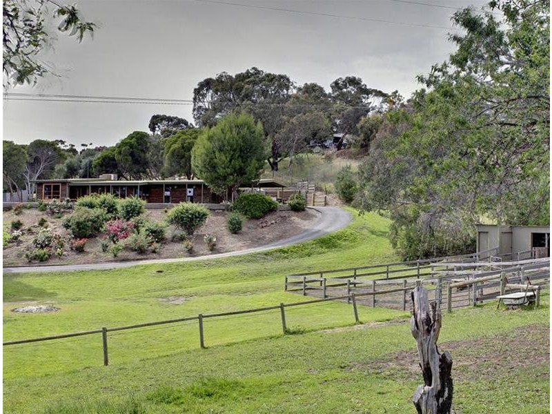 68 St Johns Terrace, Willunga SA 5172