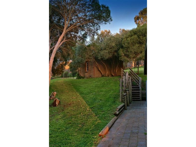 68 St Johns Terrace, Willunga SA 5172