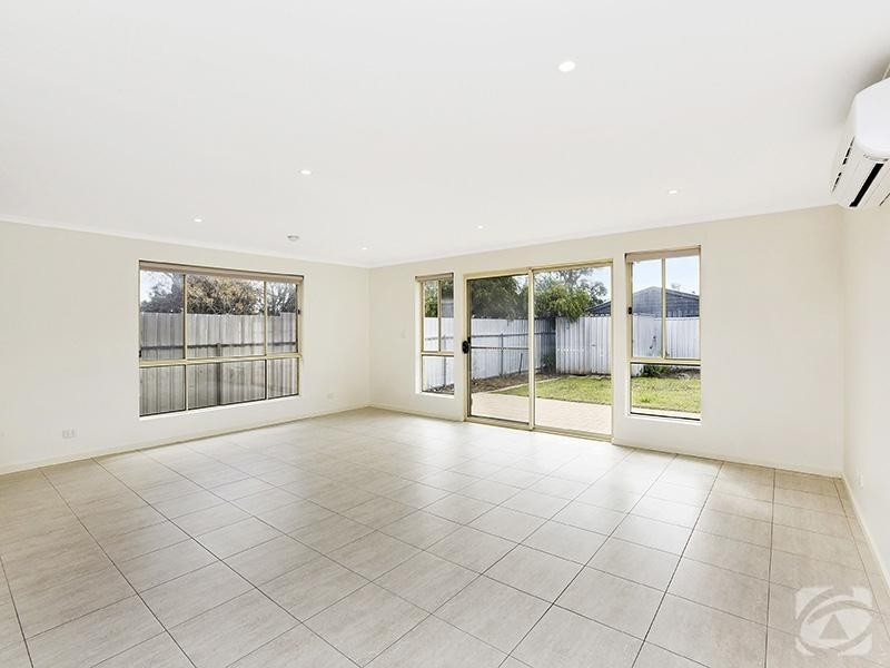 37 Irving Road, Aldinga Beach SA 5173