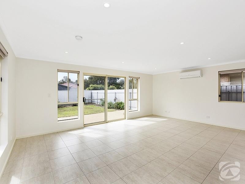 37 Irving Road, Aldinga Beach SA 5173