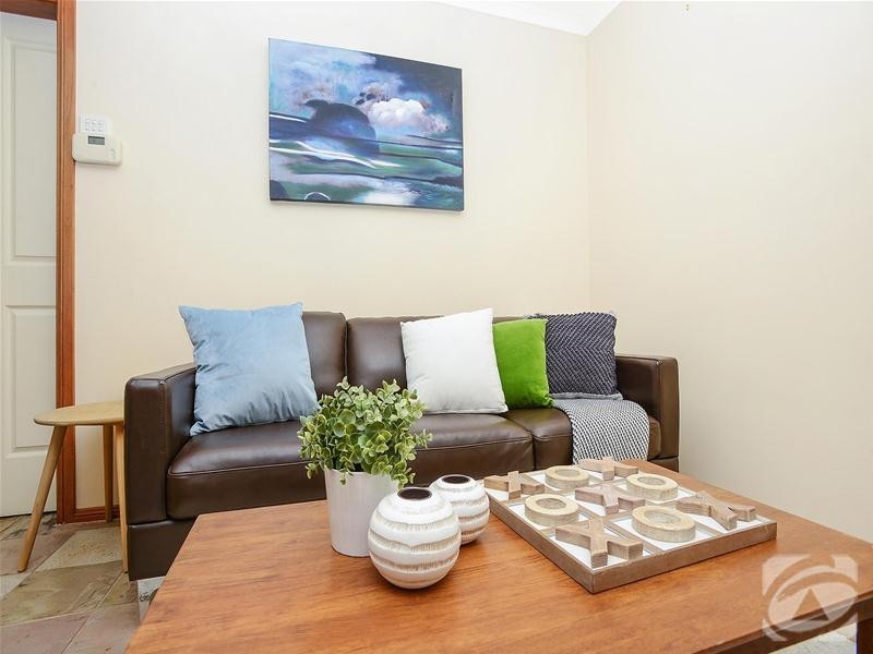 6 Watcombe Street, Moana SA 5169