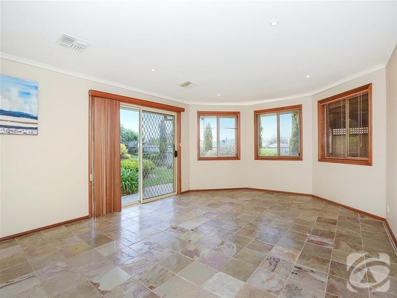 6 Watcombe Street, Moana SA 5169