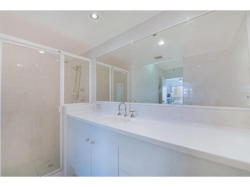 ‘ATLANTIS WEST’ 40 Admiralty Drive, Paradise Waters QLD 4217