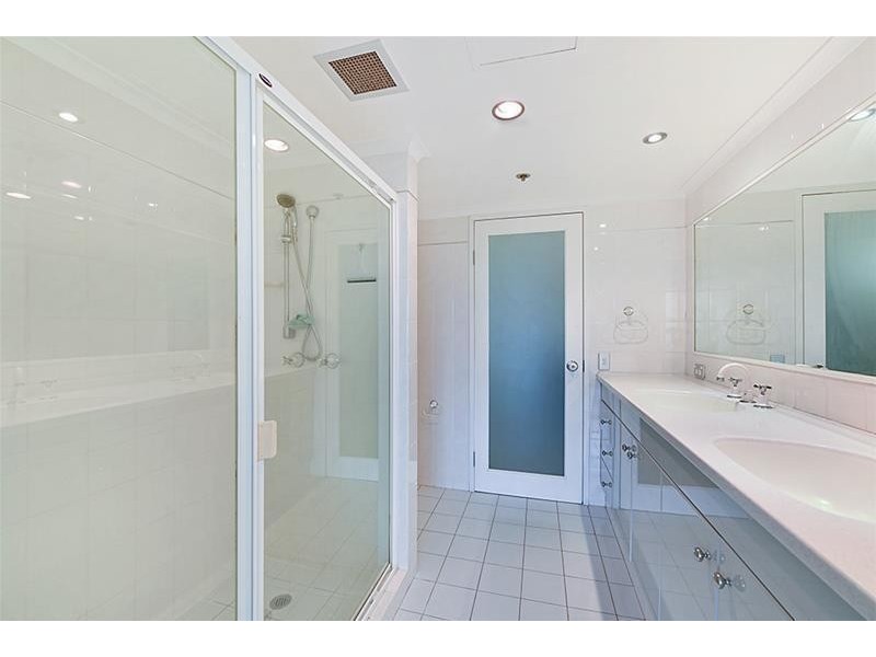 ‘ATLANTIS WEST’ 40 Admiralty Drive, Paradise Waters QLD 4217