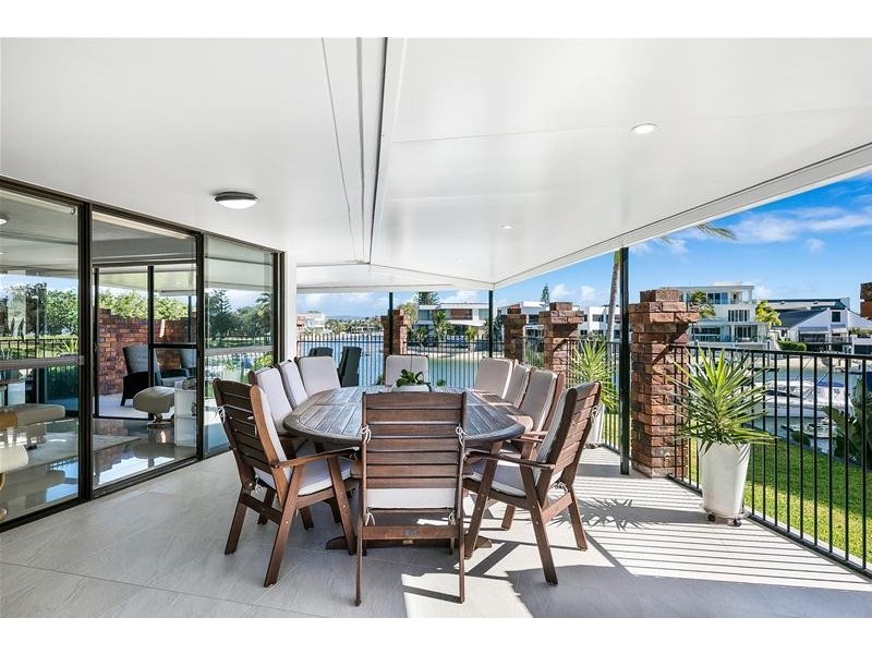 ‘KINGS ROW CTR’ 20 Commodore Drive, Paradise Waters QLD 4217