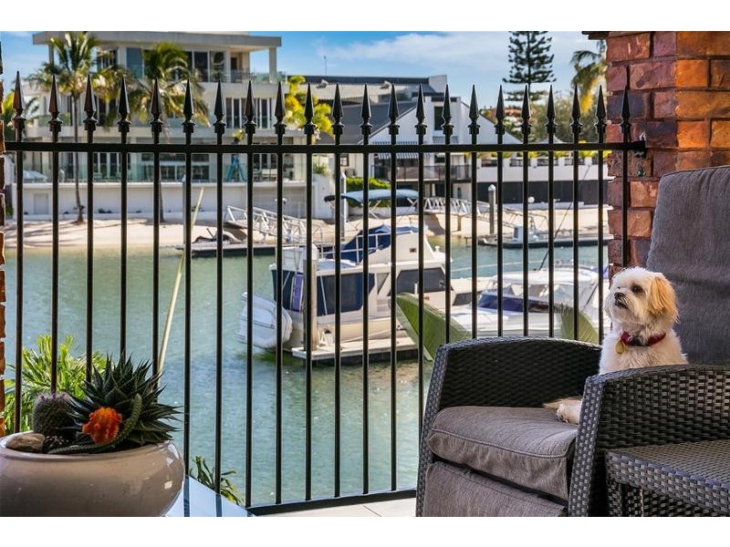 ‘KINGS ROW CTR’ 20 Commodore Drive, Paradise Waters QLD 4217