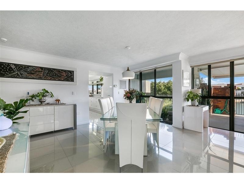 ‘KINGS ROW CTR’ 20 Commodore Drive, Paradise Waters QLD 4217