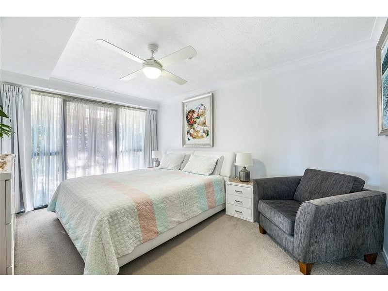 ‘KINGS ROW CTR’ 20 Commodore Drive, Paradise Waters QLD 4217